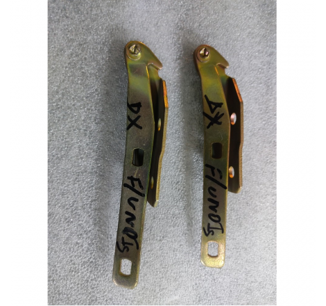 Cerniera cofano anteriore...