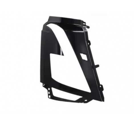 Cornice faro anteriore...
