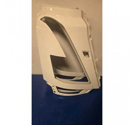 Cornice faro anteriore...