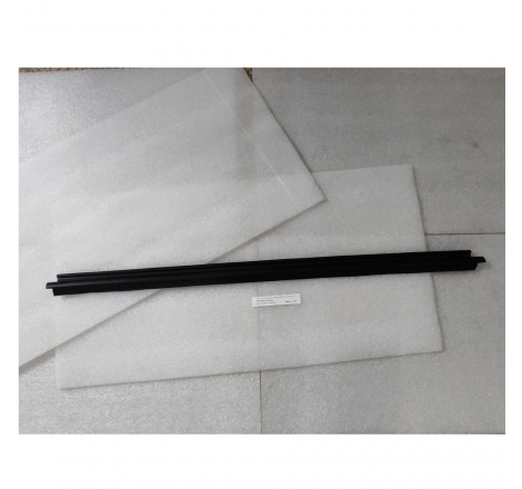 Raschiavetro esterno destro...