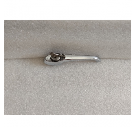 Maniglia anteriore esterna...